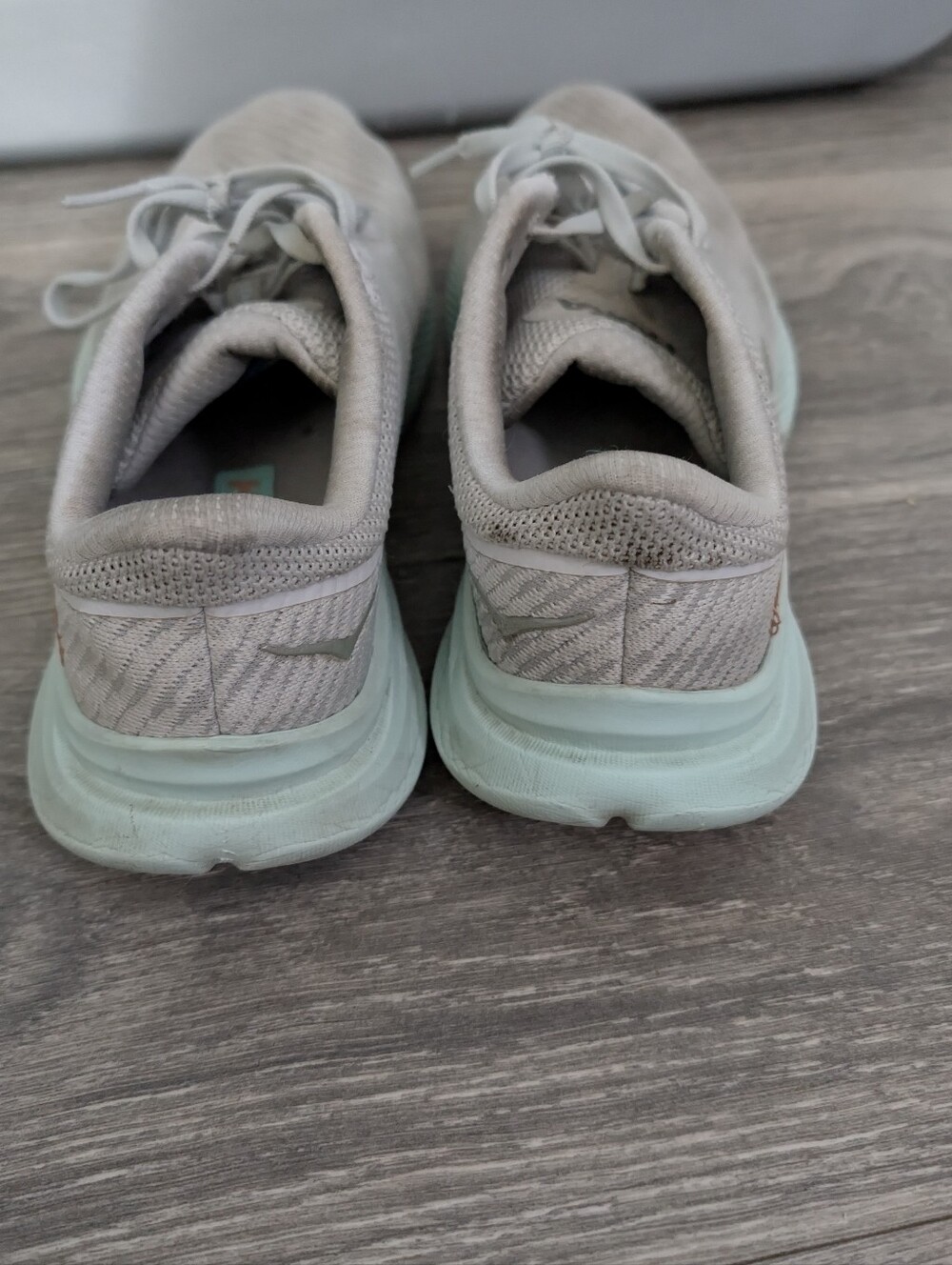HOKA Solimar Running Shoes Stardust/Aqua Breeze Women's 8 Wide - Picture 4 of 9